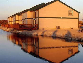 The Bays Edge Hotel Bay View Exterior photo